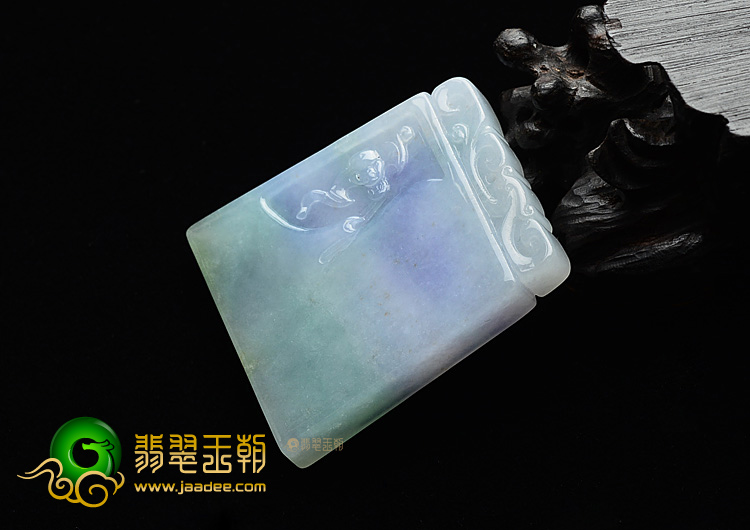 (超值推荐)糯冰种淡三彩仿古龙牌挂件