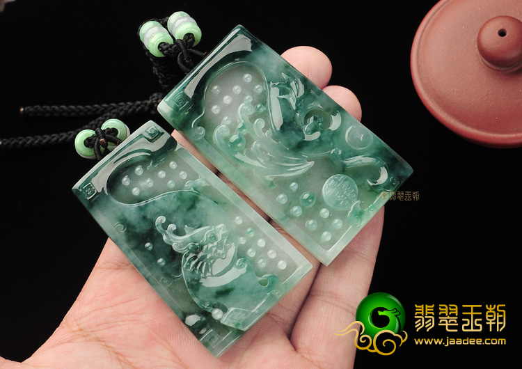 (超值推荐)糯冰种飘花龙凤牌挂件(一对)