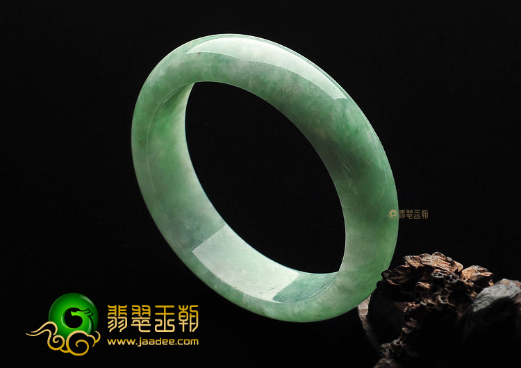 (超值推荐)糯冰种豆色手镯(57.6mm)