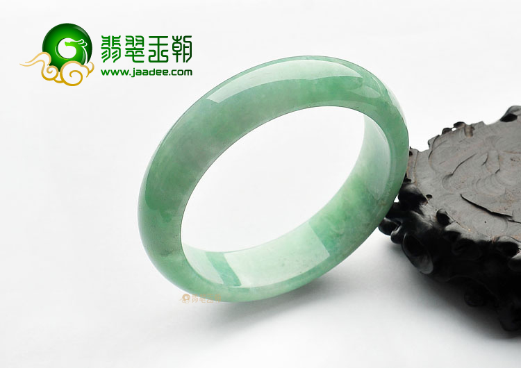(超值推荐)糯冰种豆色手镯(57.6mm)
