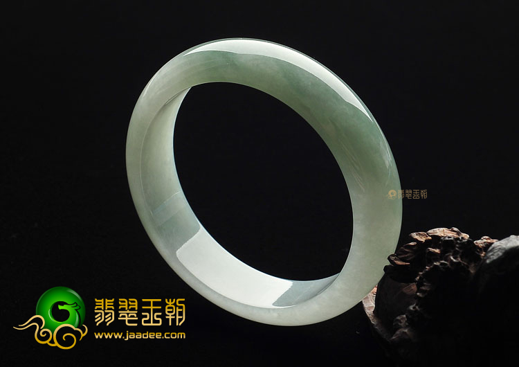 (超值推荐)糯冰种晴水手镯(57.9mm)