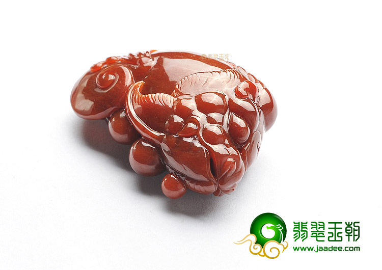 糯冰种褐红翡龙头鱼挂件
