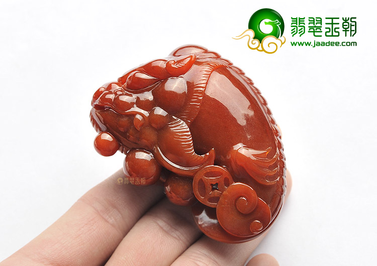 糯冰种褐红翡龙头鱼挂件