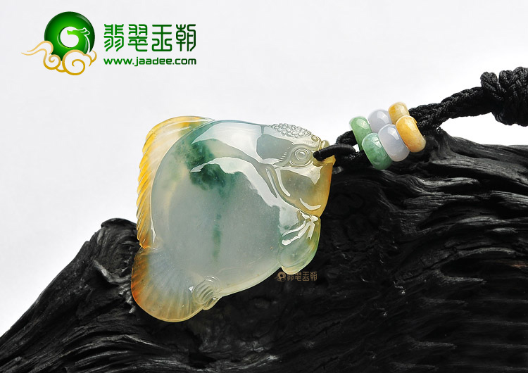 (超值推荐)冰种黄翡飘花年年有余挂件