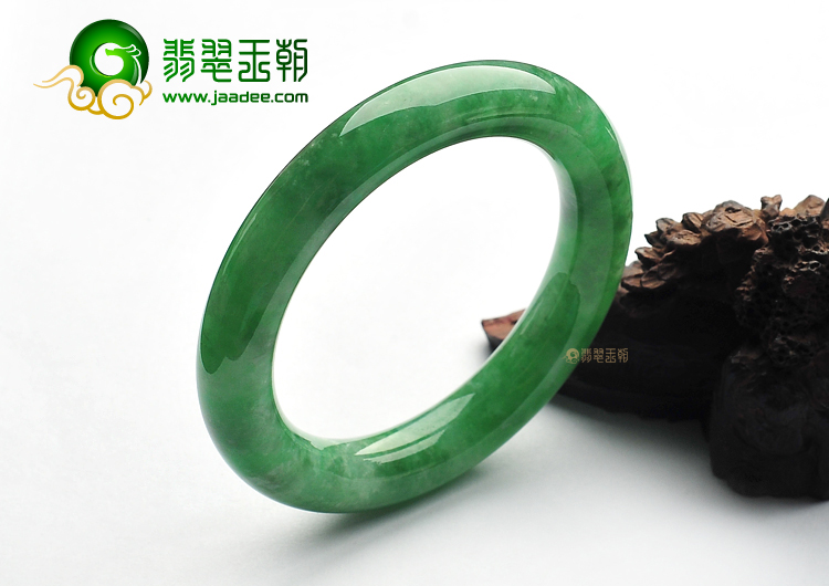 糯冰种豆色圆条手镯(55.4mm)