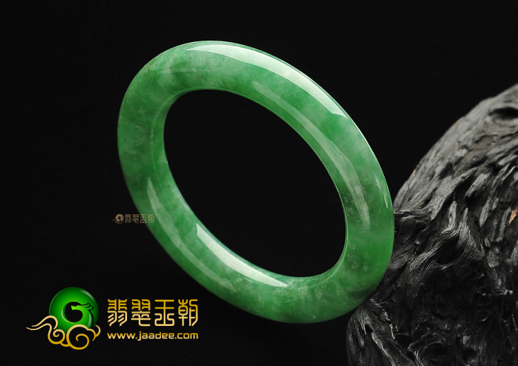 糯冰种豆色圆条手镯(55.4mm)