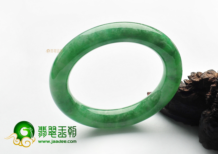糯冰种豆色圆条手镯(55.4mm)