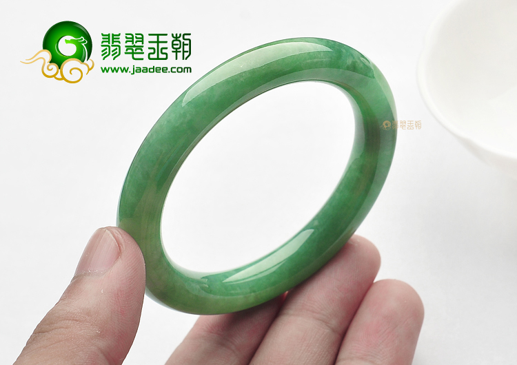 (超值推荐)糯冰种豆色圆条手镯(50.8mm)