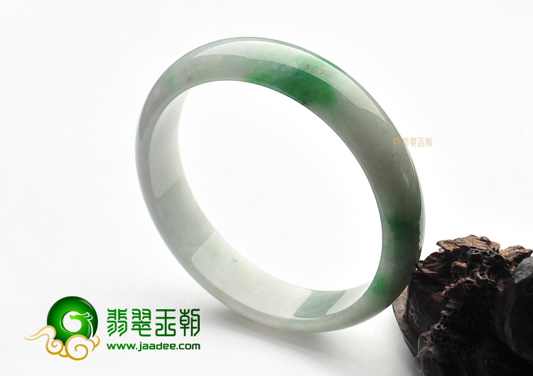 (超值推荐)糯冰种飘翠手镯(59.7mm)