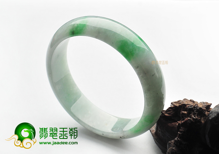 (超值推荐)糯冰种飘翠手镯(58.1mm)