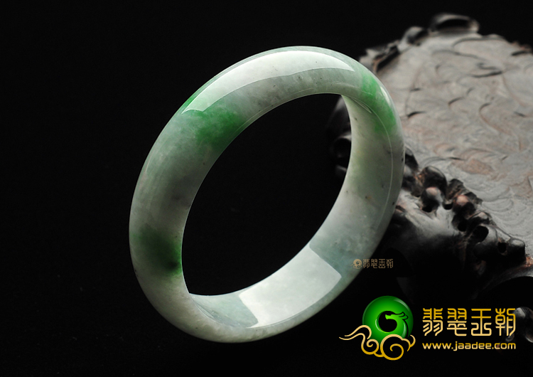 (超值推荐)糯冰种飘翠手镯(58.1mm)