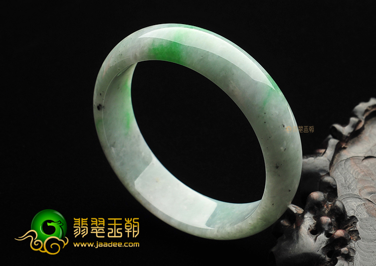 (超值推荐)糯冰种飘翠手镯(58.1mm)