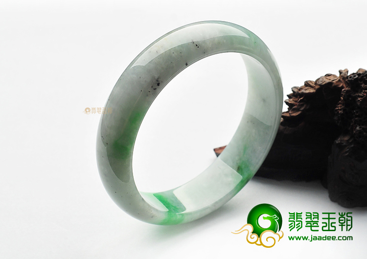 (超值推荐)糯冰种飘翠手镯(58.1mm)
