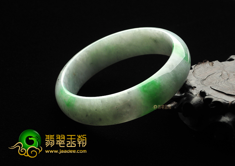 (超值推荐)糯冰种飘翠手镯(58.1mm)