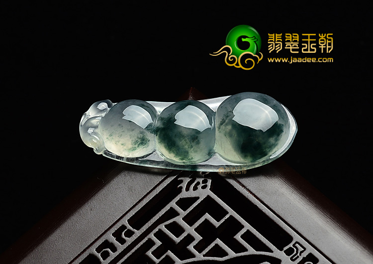 (超值推荐)冰种飘花四季豆挂件