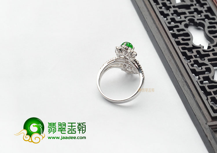 (超值推荐)冰种正阳绿镶白金戒指(真钻)