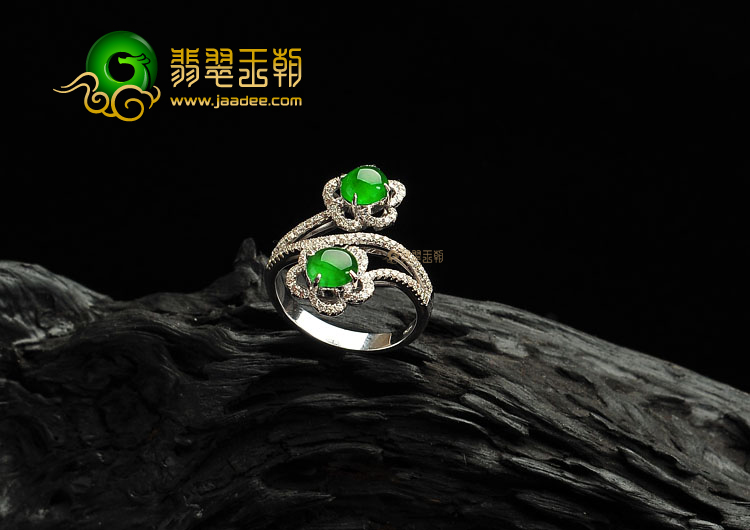 (超值推荐)冰种正阳绿镶白金戒指(真钻)