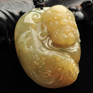 (超值推荐)糯冰种黄翡降龙罗汉挂件