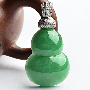 糯冰种阳绿镶白金葫芦胸坠(真钻)