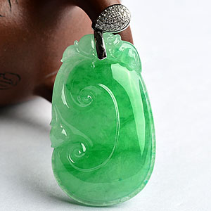 (超值推荐)冰种阳绿如意挂件(金扣)