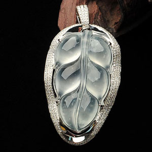 (超值推荐)玻璃种无色镶白金金枝玉叶胸坠(真钻)