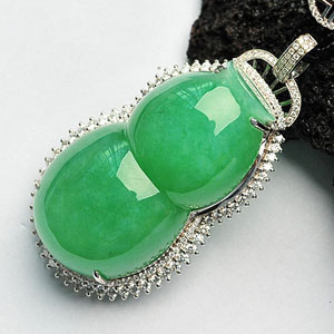 (超值推荐)糯冰种阳绿镶白金葫芦胸坠(真钻)