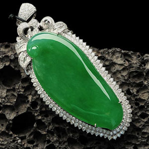 (超值推荐)冰种正阳绿镶白金胸坠(真钻)