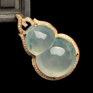 冰种飘花镶玫瑰金葫芦胸坠(真钻)