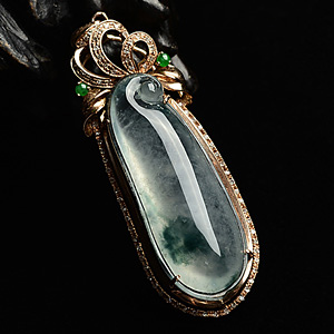 (超值推荐)冰种飘花镶玫瑰金福瓜胸坠（真钻）