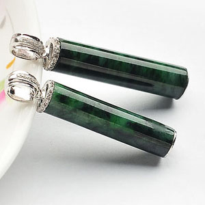 糯冰种干青镶白金钻石路路通胸坠(单价)