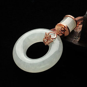 冰种淡晴水镶玫瑰金平安环胸坠(真钻)