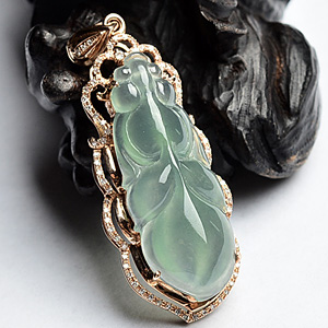 (超值推荐)冰种晴水镶玫瑰金金鱼胸坠(真钻)