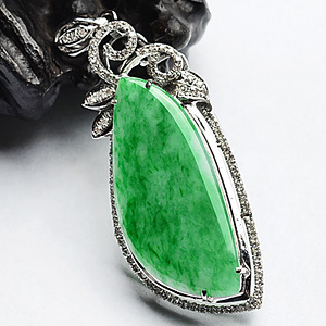 (超值推荐)糯冰种翠色镶白金随形胸坠(真钻)