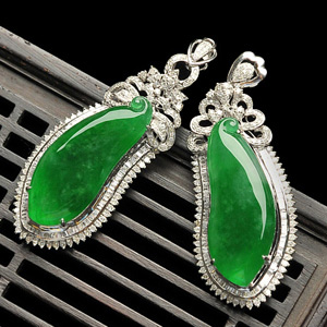 (超值推荐)冰种正阳绿镶白金福瓜胸坠(一对)(真钻)