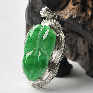 冰种阳绿镶白金金枝玉叶胸坠(真钻)