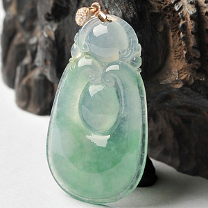 冰种绿晴水如意挂件(金扣)