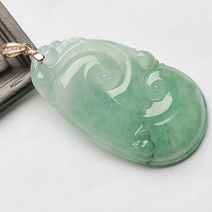 (超值推荐)冰种绿晴水如意挂件(金扣)