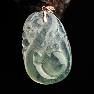 冰种晴水龙行如意挂件