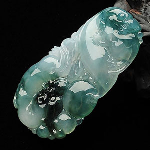 冰种飘花双龙戏珠挂件