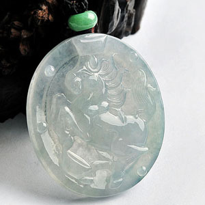 冰种晴水马牌挂件