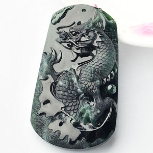 冰种墨翠龙牌挂件