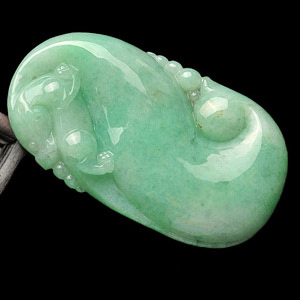 糯冰种豆色龙行如意挂件