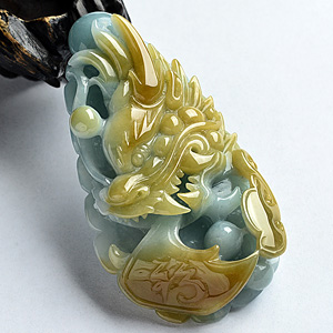 (超值推荐)糯冰种晴水褐黄翡龙头挂件