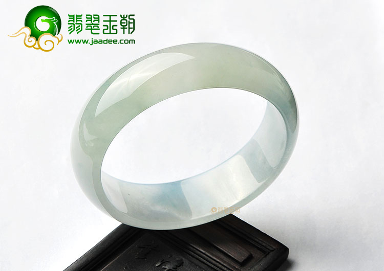 (超值推荐)冰种晴水贵妃镯(55.3mm-49.5mm)