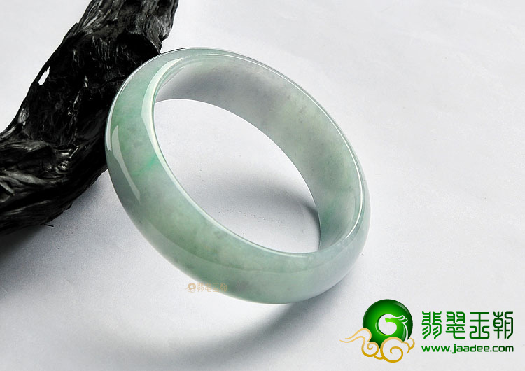 糯冰种淡春带彩手镯(58.3mm)