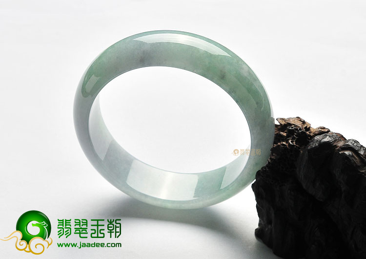 糯冰种淡春带彩手镯(58.3mm)