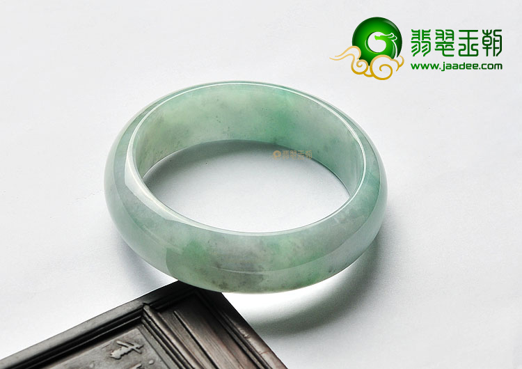 糯冰种晴水略飘花手镯(55.3mm)