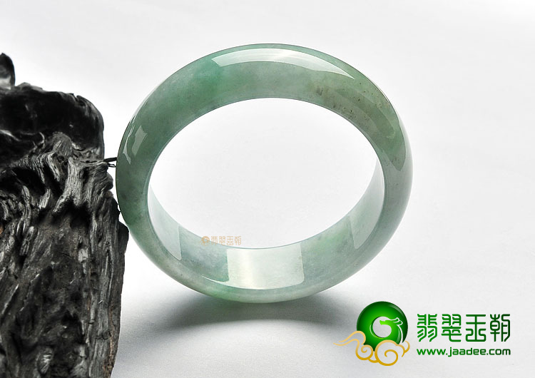 糯冰种晴水略飘花手镯(55.3mm)