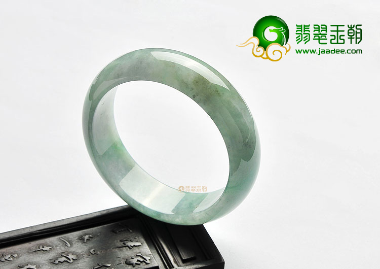 糯冰种晴水略飘花手镯(55.3mm)