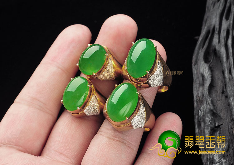 (超值推荐)冰种阳绿戒面(一批走)